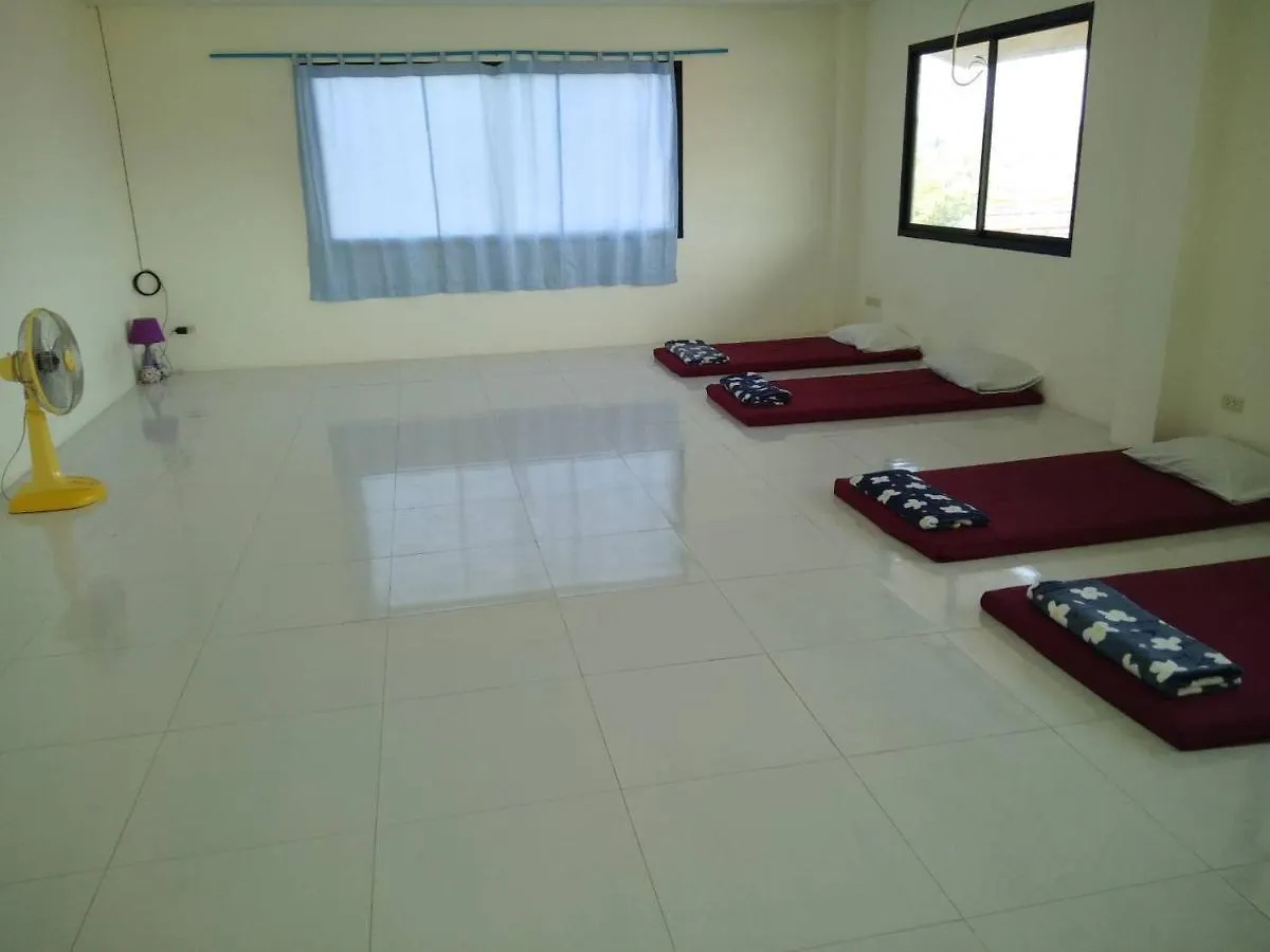 Dee Dee Mansion Airport Apartment Nai Yang