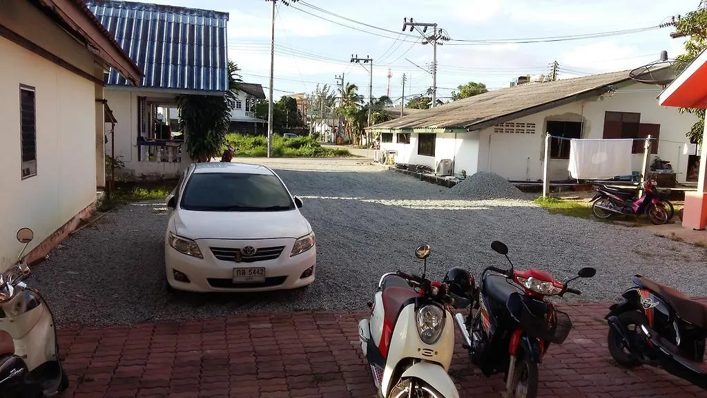 Dee Dee Mansion Airport Apartment Nai Yang Thailand