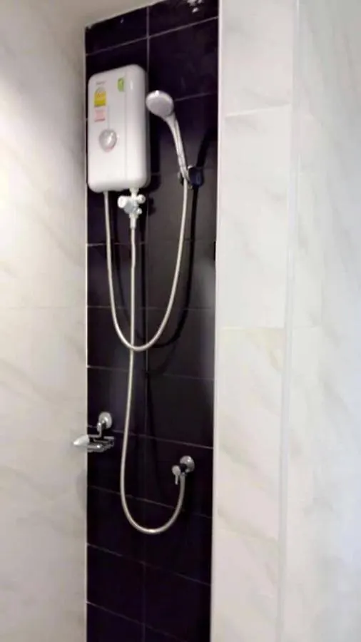 Dee Dee Mansion Airport Apartment Nai Yang Thailand